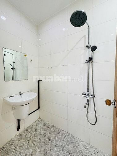 Nhà mới 4x10m 1 trệt 3 lầu st 5PN 3WC gần Trường TH Hiệp Tân
