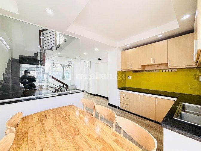 Nhà mới 4x10m 1 trệt 3 lầu st 5PN 3WC gần Trường TH Hiệp Tân