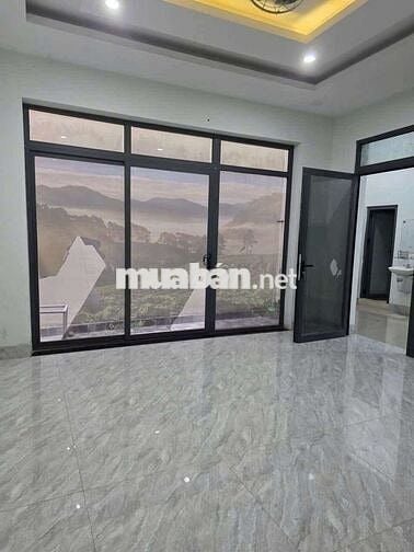 Cho thuê nhà mặt tiền Dĩ An 10 x 20
