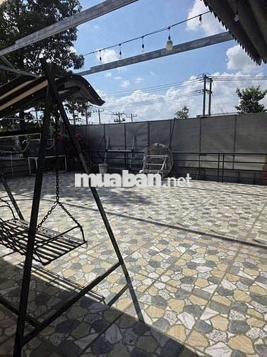 Cho thuê nhà mặt tiền Dĩ An 10 x 20