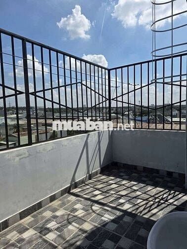 Cho thuê nhà mặt tiền Dĩ An 10 x 20