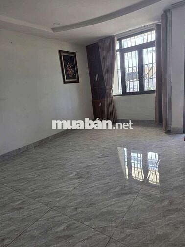 Cho thuê nhà mặt tiền Dĩ An 10 x 20