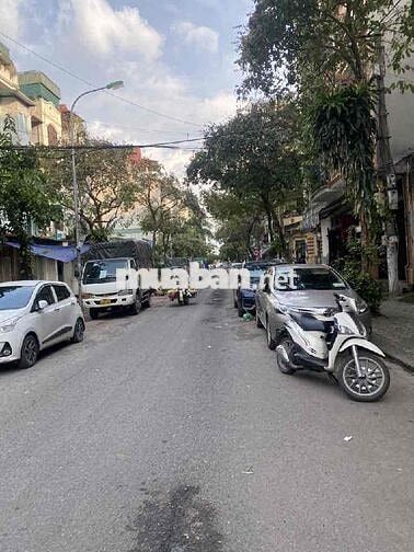 Mặt phố Phúc Xá Mới, 3 Oto tránh, vỉa hè, 35m2, giá 12 tỷ