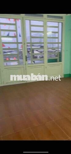 Nhượng lại phòng trọ nguyên lầu có 2 phòng + 1 nvs