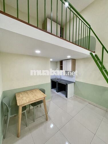 MỚI XÂY XONG PHÒNG CÓ GÁC MÁY LẠNH ĐẦY ĐỦ NỘI THẤT Q7