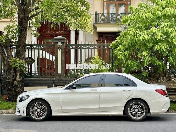 Mercedes Benz C180 AMG 2021 - 34000 km