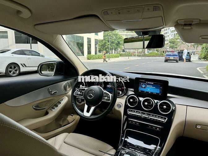 Mercedes Benz C180 AMG 2021 - 34000 km