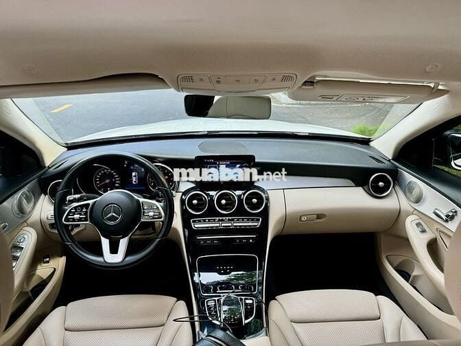 Mercedes Benz C180 AMG 2021 - 34000 km