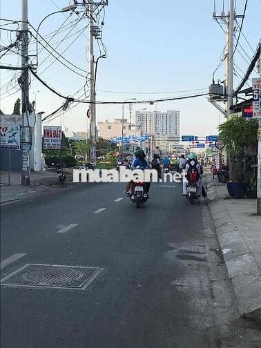 Nhà mặt tiền đường xe tải khu  Đại học Tài chính Kế toán