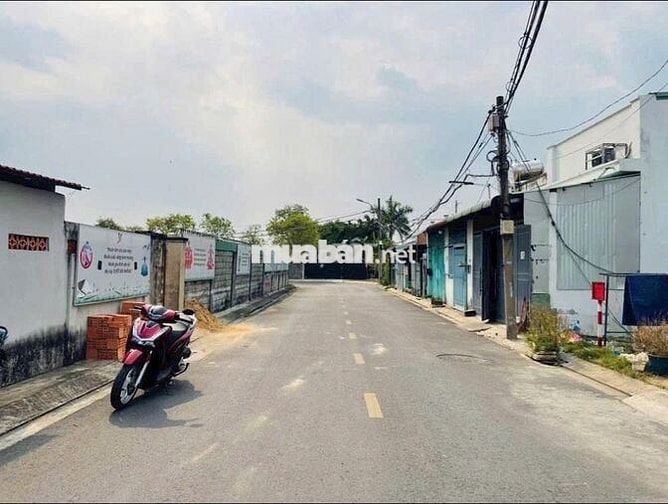 HÀNG HIẾM MỚI NHẠN LÔ ĐẤT 101M2 GIÁ 430 TRIỆU NGAY THỊ TRẤN CỦ CHI SHR