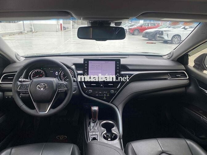 Toyota Camry 2022 2.5 Q - 38000 km