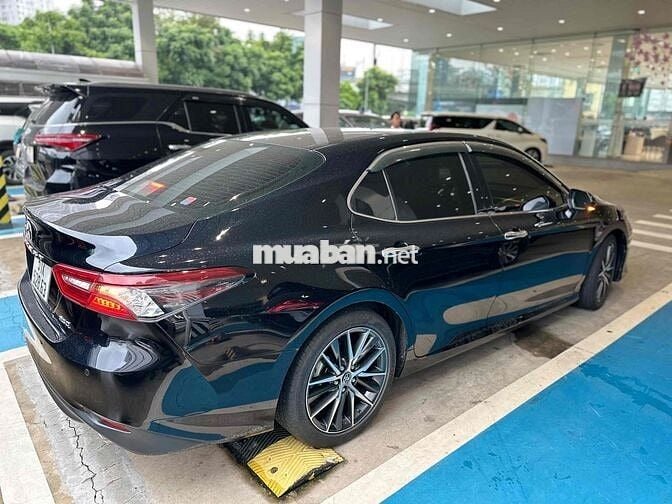 Toyota Camry 2022 2.5 Q - 38000 km Đen xe đẹp
