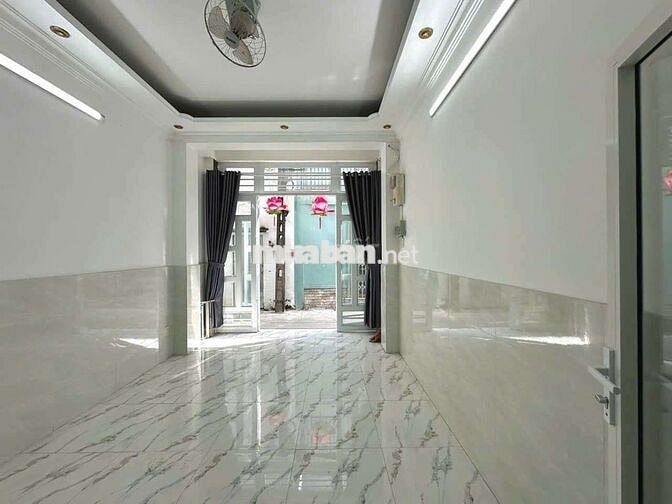Nhà mới đep tr 2 lầu Sân thương 2pn 4vs cô giang p1 Q.phú nhuận