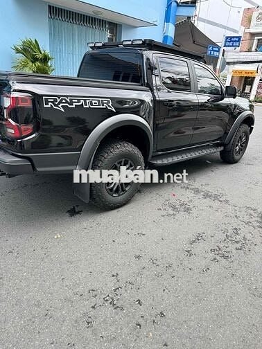 Ford Raptor 2025-800 km