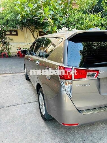 Toyota Innova 2017 2.0E - 139000 km