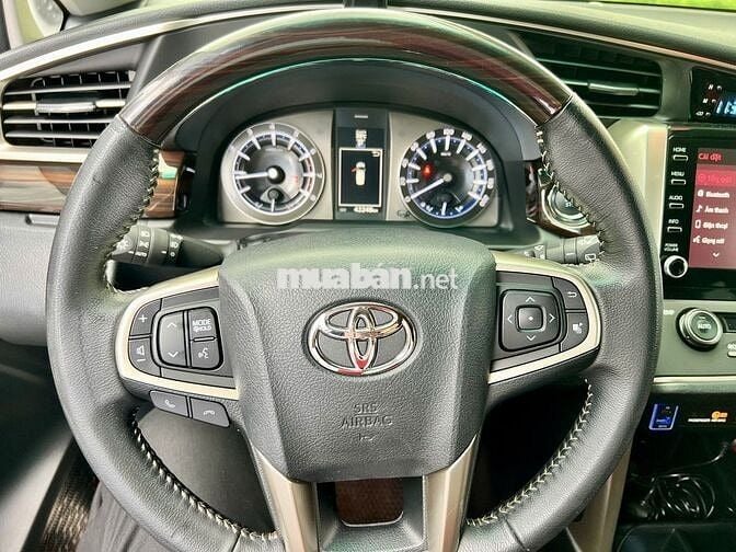 Innova 2022 Venturer 2.0 AT - 42000 km