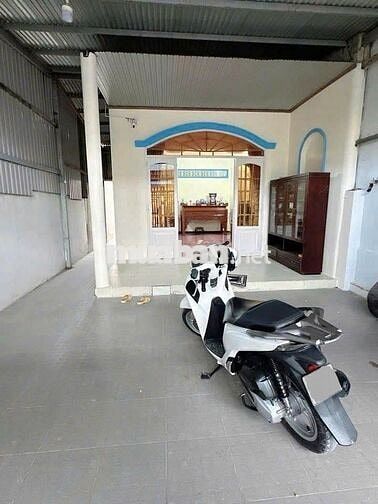 BÁN NHANH C4  NHÀ 820 TRIỆU MẶT NHỰA 6m Ở NGAY THỚI TAM THÔN - HÓC MÔN