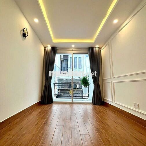NHÀ HOÀNG DIỆU Q4- HẺM 4m- 3x7- 3 LẦU ĐÚC - KO QH- GIÁ 4 TỶ NHỈNH