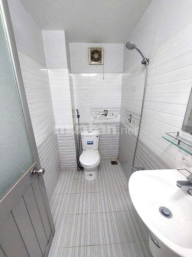 🔵 Cho thuê Mặt tiền Phường 4 Q8. (3.5x14) 4Tầng 5PN Mới đẹp, Chỉ 18tr