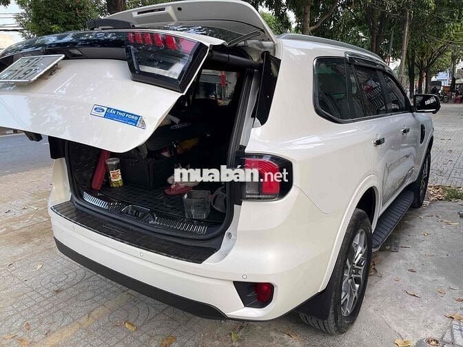 chính chủ Ford Everest 2023 Titanium - 40000 km