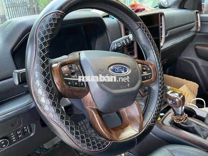 chính chủ Ford Everest 2023 Titanium - 40000 km