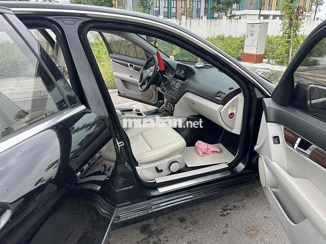 Mercedes Benz C Class 2010 C200 CGI - 120000 km