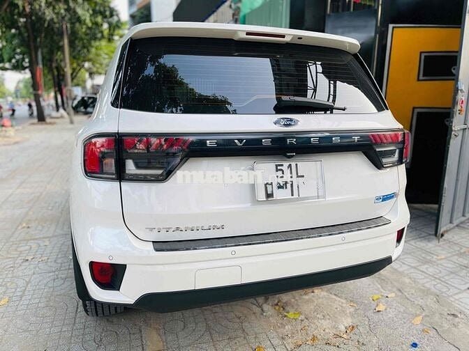 chính chủ Ford Everest 2023 Titanium - 40000 km