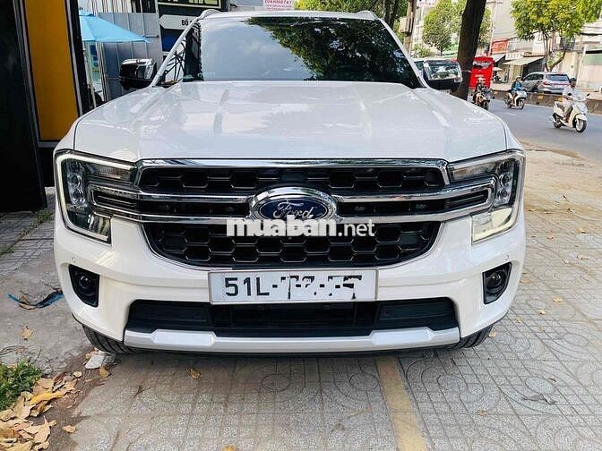 chính chủ Ford Everest 2023 Titanium - 40000 km