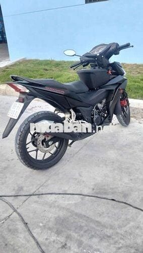 Bán xe Winner nhà chạy còn rất mới