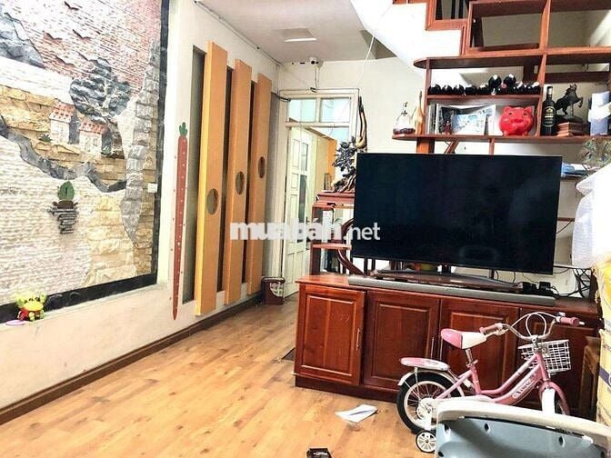 Hiếm! Phố Láng Hạ 8 tỷ có nhà 46m2 *4T dân xây, 40m ra oto, giá đầu tư