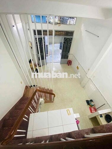 Nhà Nguyên Căn 4 tầng Q10 3PN4WC ở trung tâm tiện ích, gđ ở, sv ở ghép