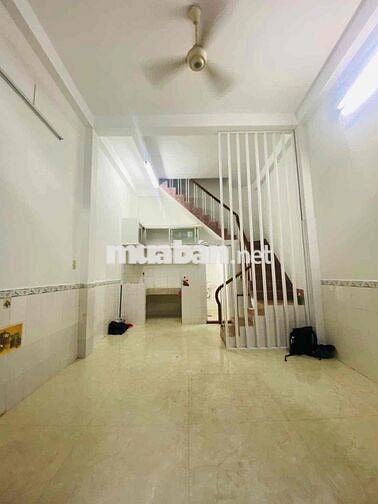 Nhà Nguyên Căn 4 tầng Q10 3PN4WC ở trung tâm tiện ích, gđ ở, sv ở ghép