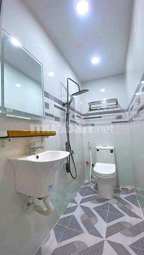 Chủ bán 1 tỷ . Nhà 52m2 Dương Bá Trạc gần Dương Bá Trạc,xây 4 