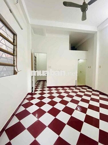 Nhà Nguyên Căn 4 tầng Q10 3PN4WC ở trung tâm tiện ích, gđ ở, sv ở ghép