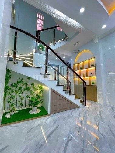 Chủ bán 1 tỷ . Nhà 52m2 Dương Bá Trạc gần Dương Bá Trạc,xây 4 