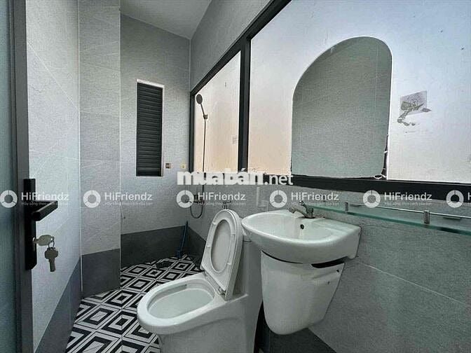 CĂN HỘ FULL NỘI THẤT NHÀ MỚI KHÔNG GIỚI HẠN NGƯỜI Ở CỬA SỔ LỚN