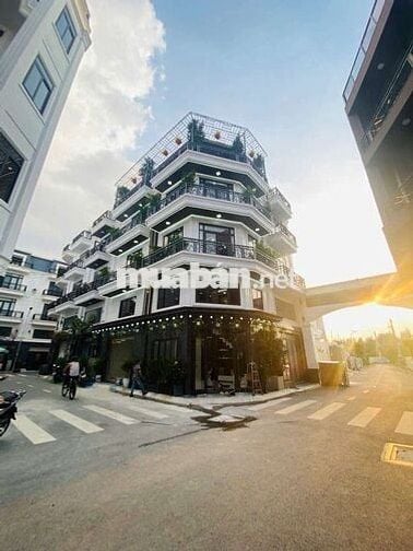 Nhà lô góc KDC đồng bộ Thạnh Xuân, Q12, DT 50m2, 5 tầng, nội thất đẹp