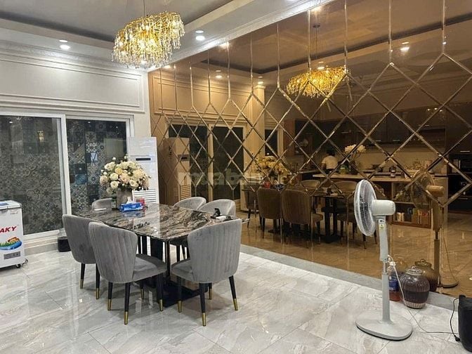 GIA ĐÌNH CHO THUÊ NHÀ Ở NGUYỄN THỊ MINH KHAI 