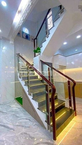 Chủ bán 1 tỷ . Nhà 52m2 Dương Bá Trạc gần Dương Bá Trạc,xây 4 