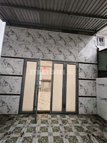 Nhà riêng chính chủ, 2 phòng ngủ, 100% thổ cư, giá 780trieu bao giấy
