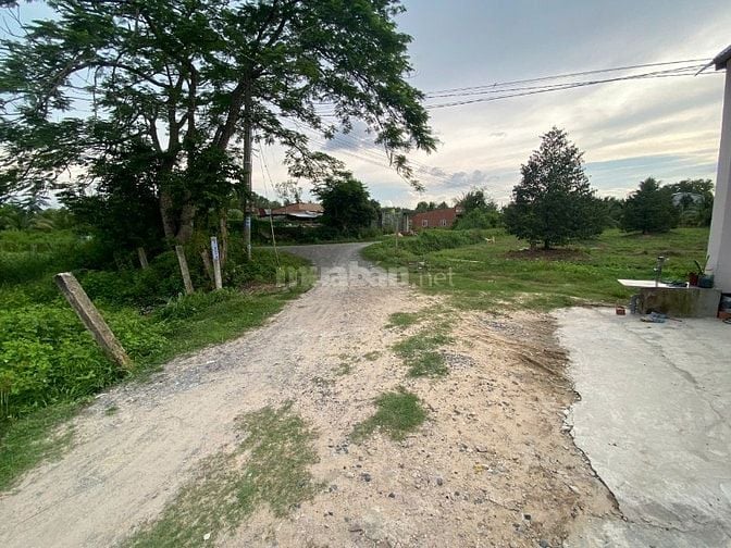 Hơn 1000m2 đất thổ cư. 12m mặt tiền. Gần KCN. 1,8 tỷ