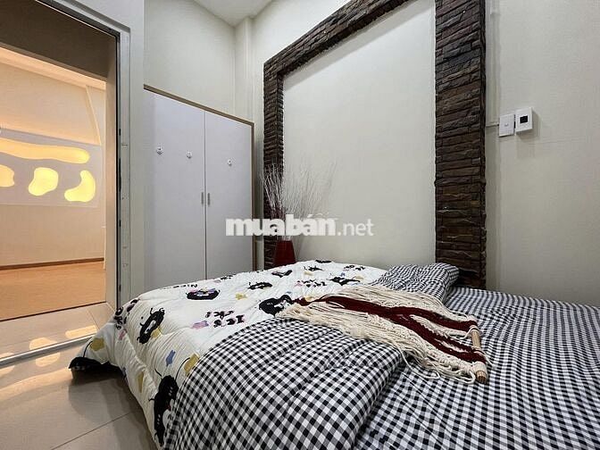 CĂN HỘ 2PN 1 PHÒNG KHÁCH FULL NT CỬA SỔ GẦN GẦN CHỢ PHẠM VĂN HAI