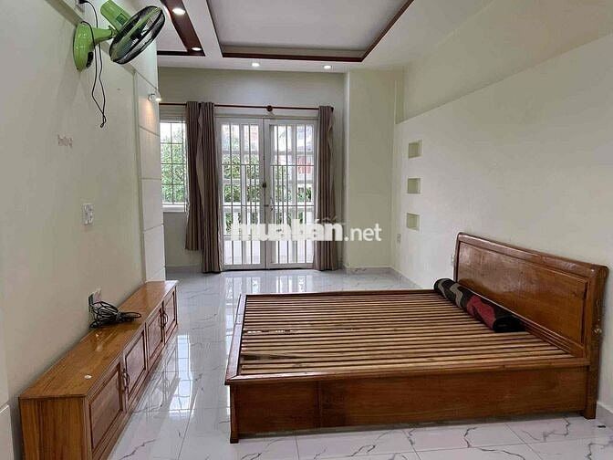 Cho thuê nhà ở nguyên căn dài hạn, 1 trệt 2 lầu, giá thuê 15tr