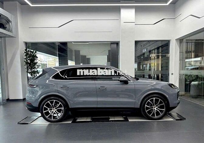 Porsche Cayenne 2024  - 2999 km