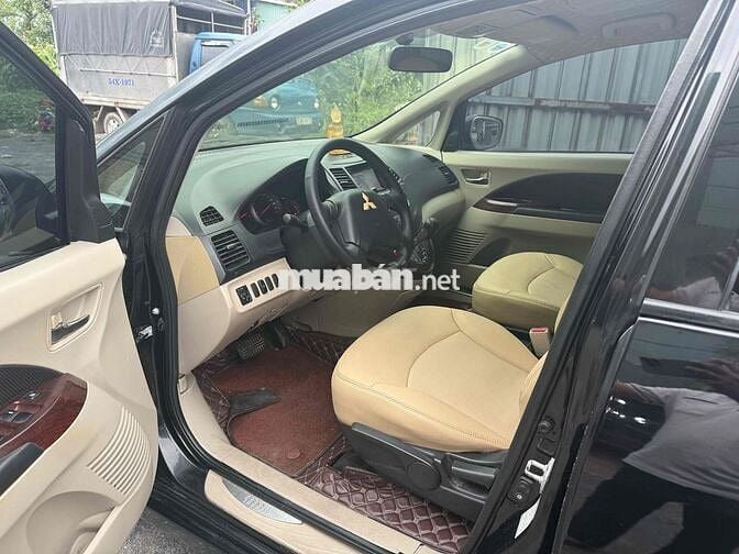 Mitsubishi Grandis 2008 2.4 AT - 12345 km
