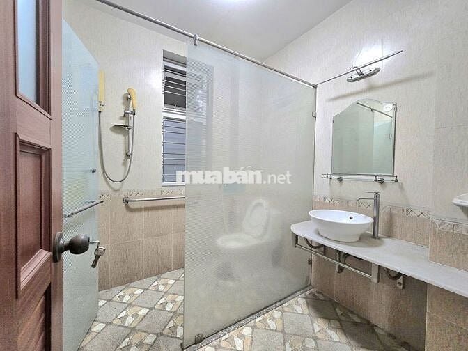 CHO THUÊ NHÀ BIỆT THỰ + 8X20M + TRỆT 3 LẦU RỘNG THOÁNG CÓ SÂN TRƯỚC