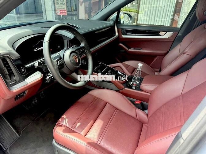 Porsche Cayenne 2024  - 2999 km