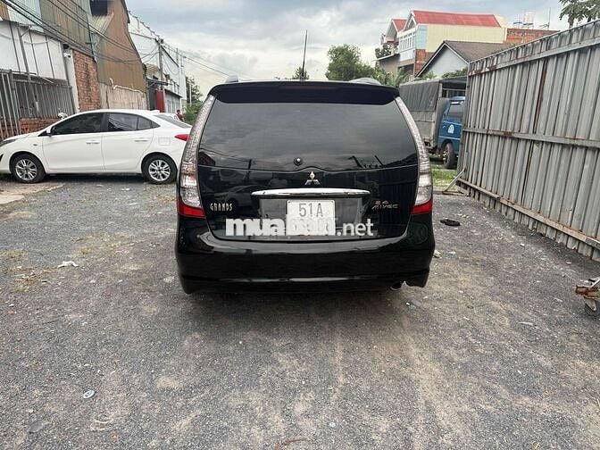 Mitsubishi Grandis 2008 2.4 AT - 12345 km