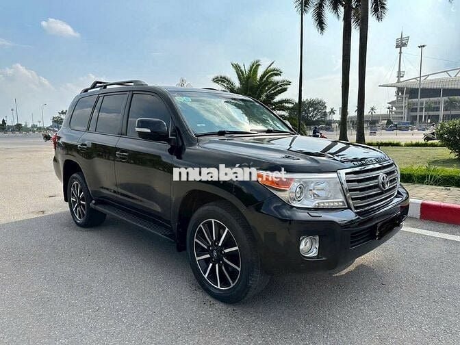 Toyota Land Cruiser 2014 VX 4.6 V8 - 123456 km
