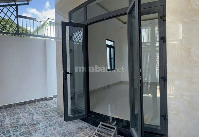 cần bán căn nhà 100m2 còn mới ở Xuân Thới Thượng - Hóc Môn giá 790tr